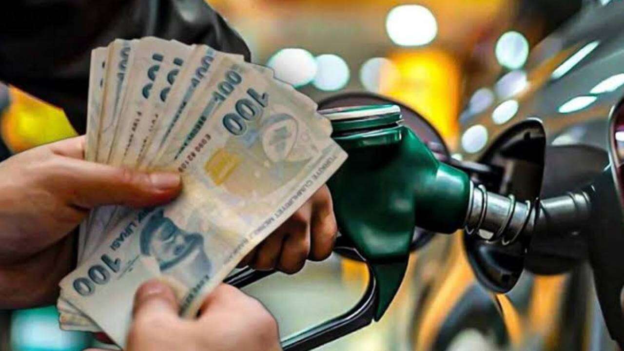 Cumhuriyet tarihinin en büyük zammı geliyor: Motorin bu gece üç haneyi görecek, depoları fulleyin! 6